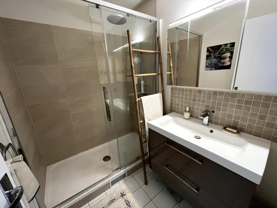 Superbe Appartement Avec Belle Vue Jardin パリ エクステリア 写真